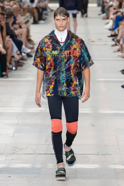 Look 8